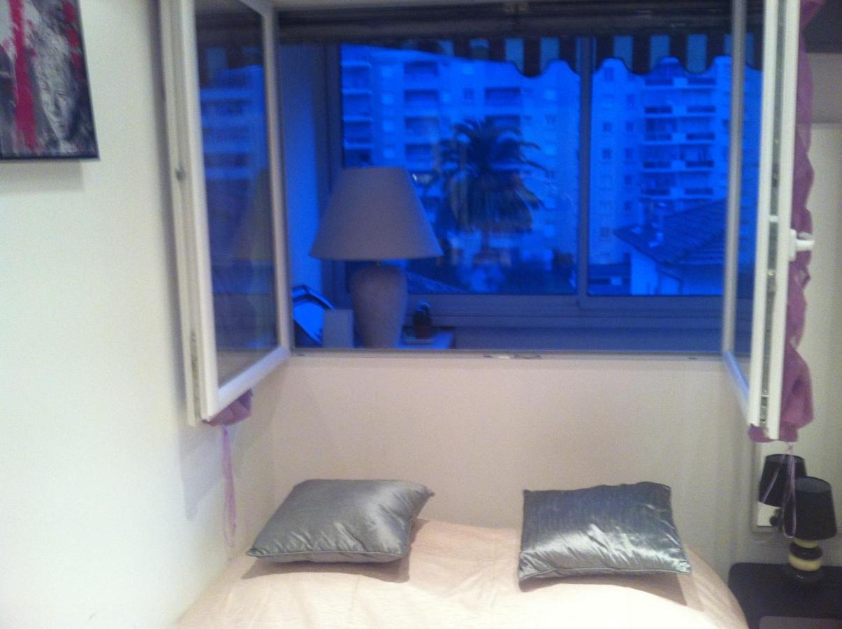 Appartement Les Palmiers Juan-les-Pins Oda fotoğraf